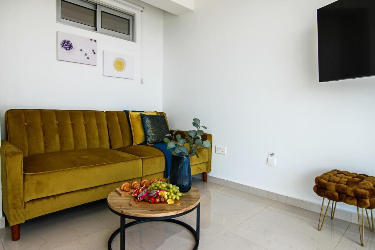 Phaedrus Living: Seaview Gold Flat Lighthouse 48 Apartment Пафос Екстериор снимка